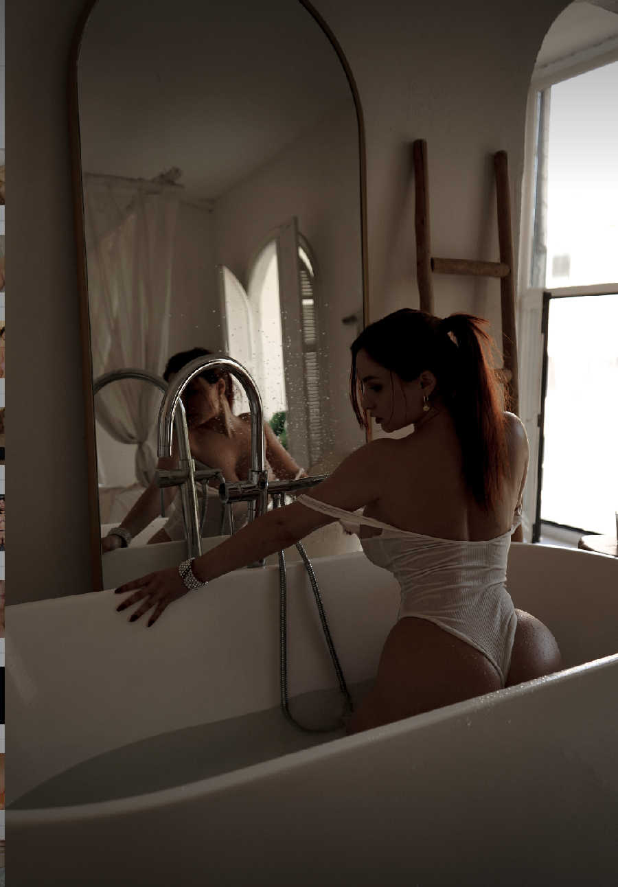 A playful frame from Miranda Faith nude — online in Ulaanbaatar