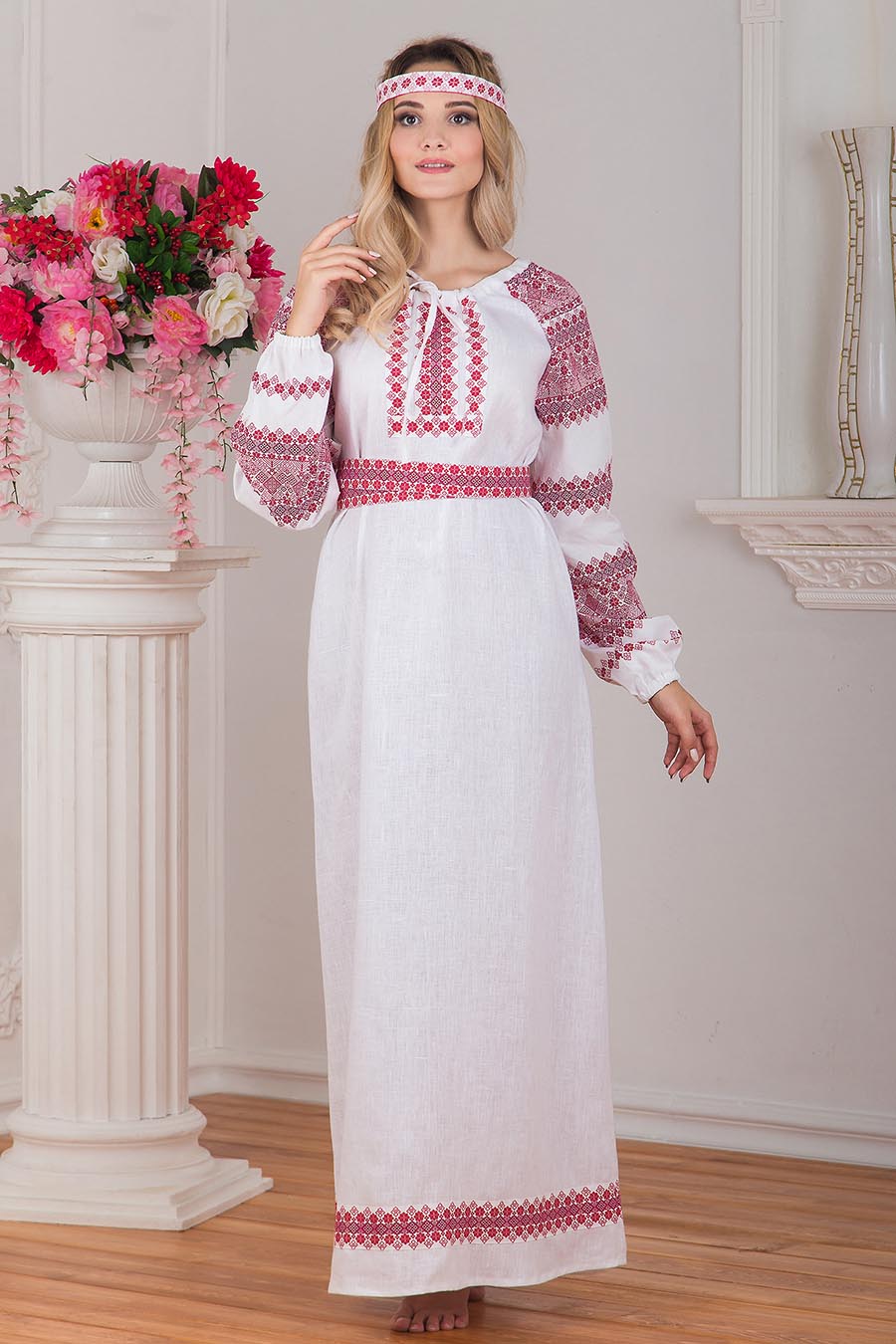 Women in Slavic costumes in Ulaanbaatar