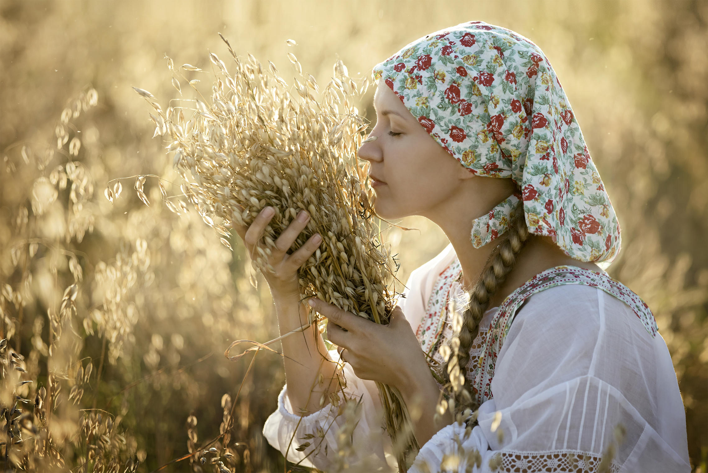 Photo Women in Slavic costumes in Ulaanbaatar